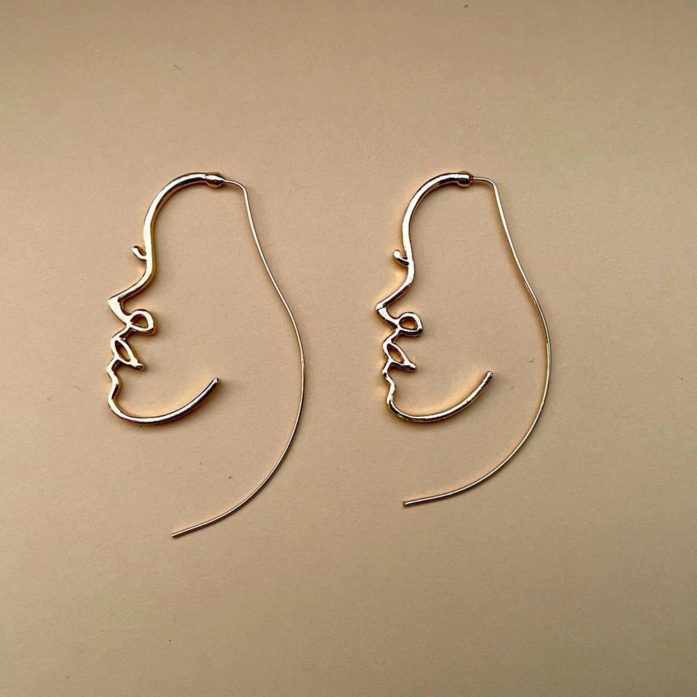 Face outline Earrings